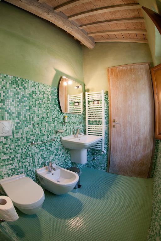 Casa Vacanze "Casale Al Pino" Riparbella Cameră foto
